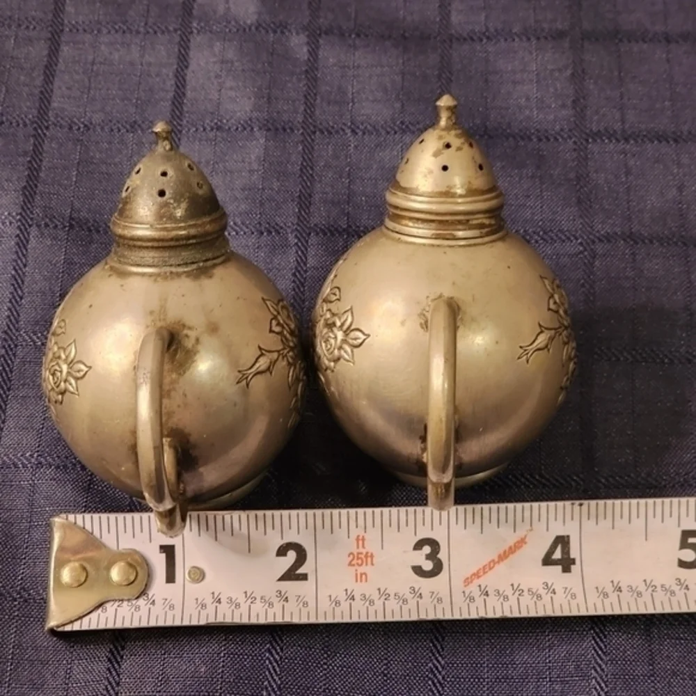 Vintage Metal Reg' D. Design Made In Japan‎ Salt And Pepper Shakers
